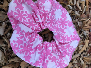 Scrunchies - Pink with white Flowers
