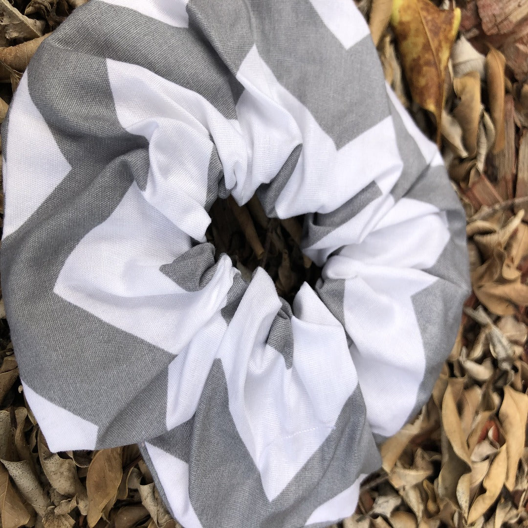 Scrunchies - White and Grey zigzag