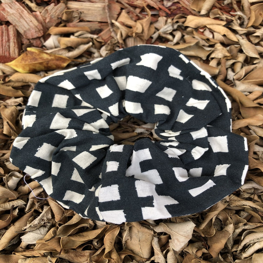Scrunchies - White and black checkers