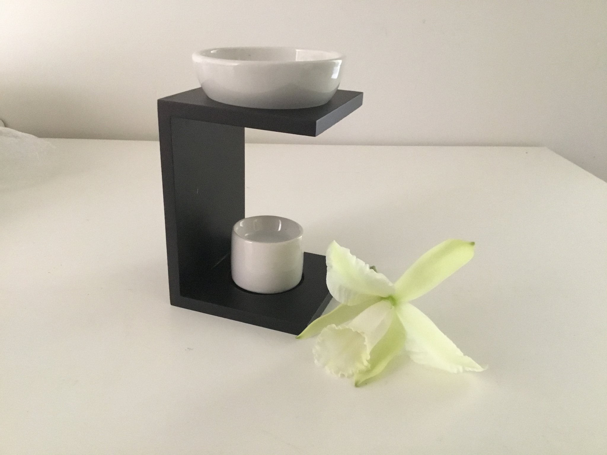 Eleuthia Matt Black Wooden Oil Burner